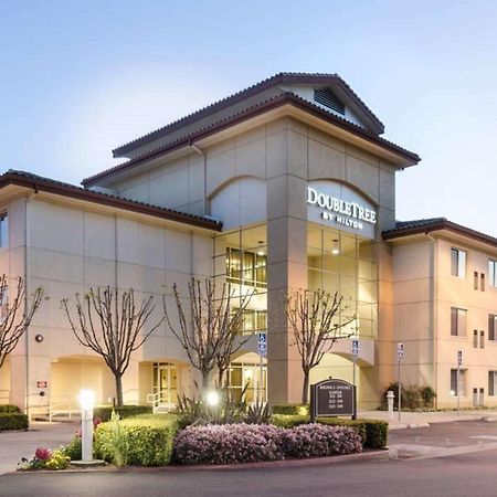 Отель Doubletree By Hilton Ontario Airport Экстерьер фото